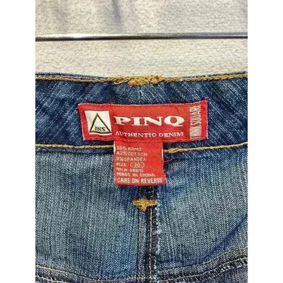PINQ Women’s Authentic Demin Blue Jean Size 20 With Embroidery’s On Back Pockets - Picture 9 of 10